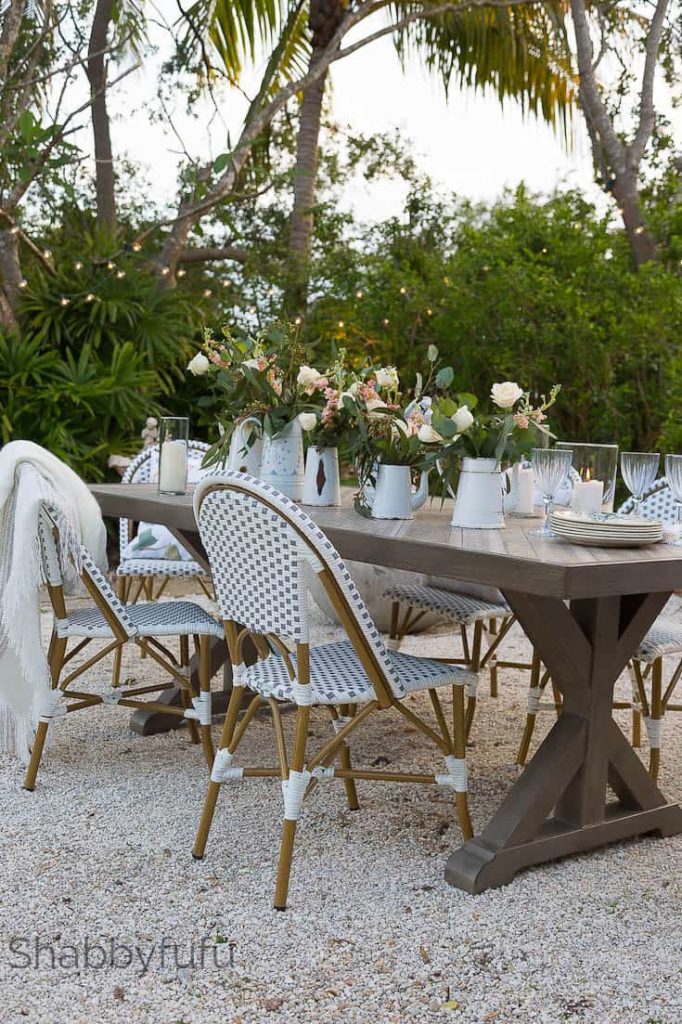 table with flowers outdoor 