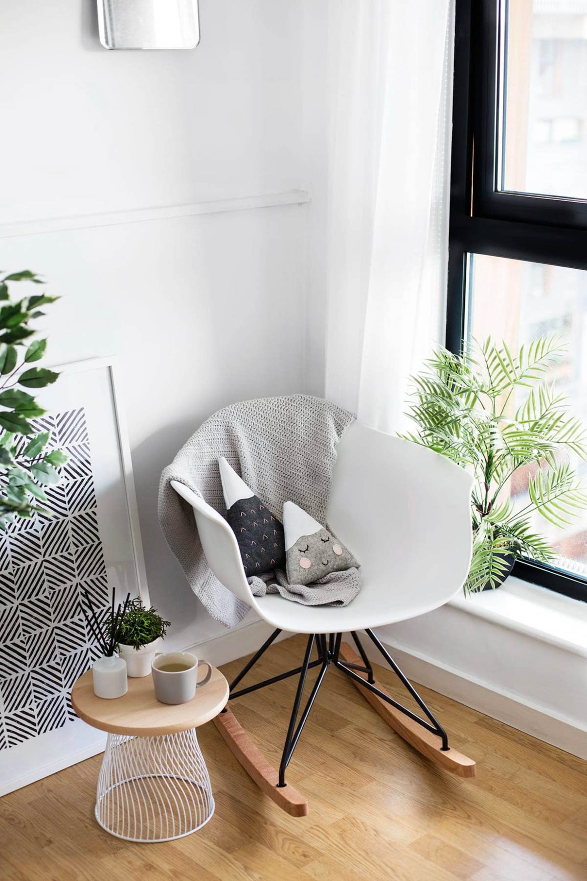 reading nook with rocker and DIY wire and wood side table 