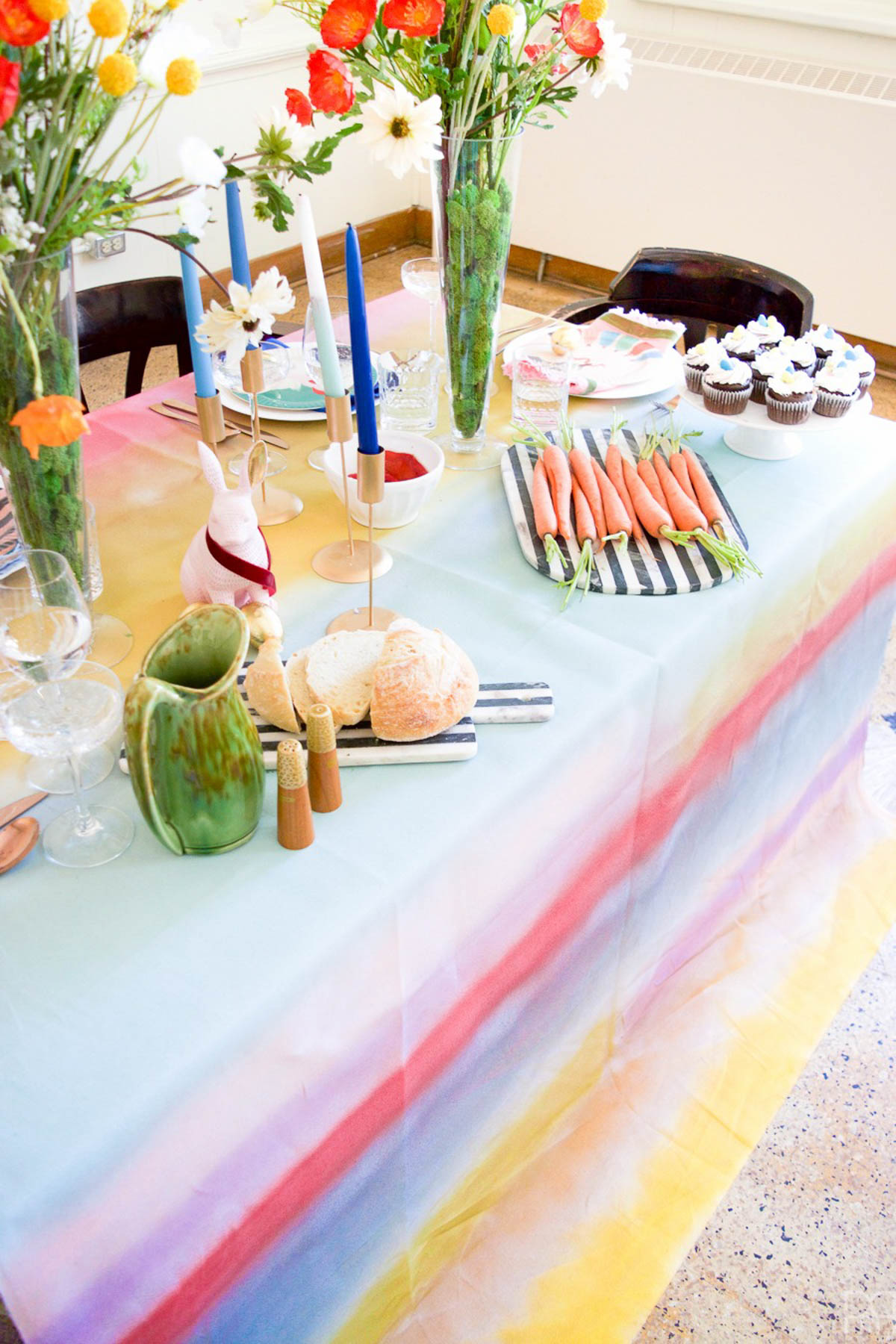 tablecloth spray painted with ombre effect 