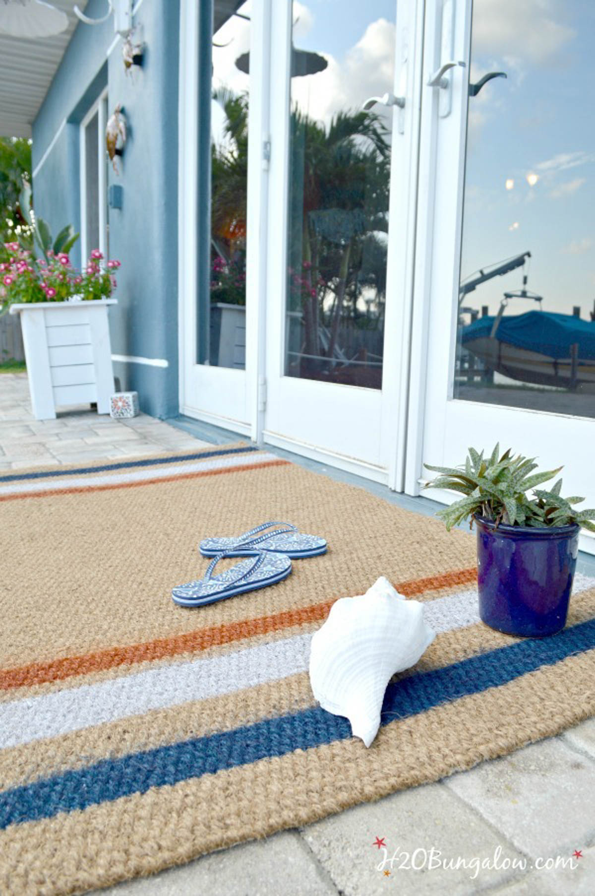 Spray Painted Door Mats - Organize and Decorate Everything