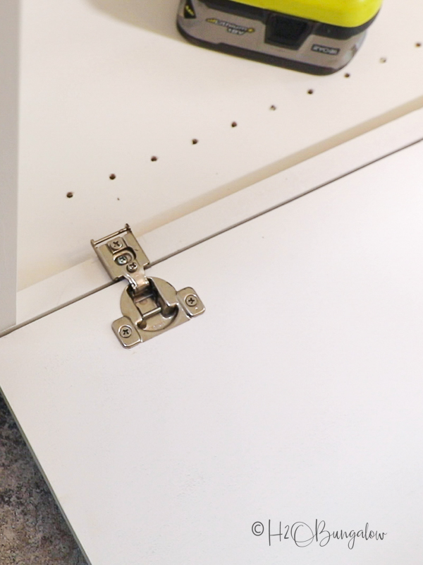 attaching hinges to freestanding pantry door 