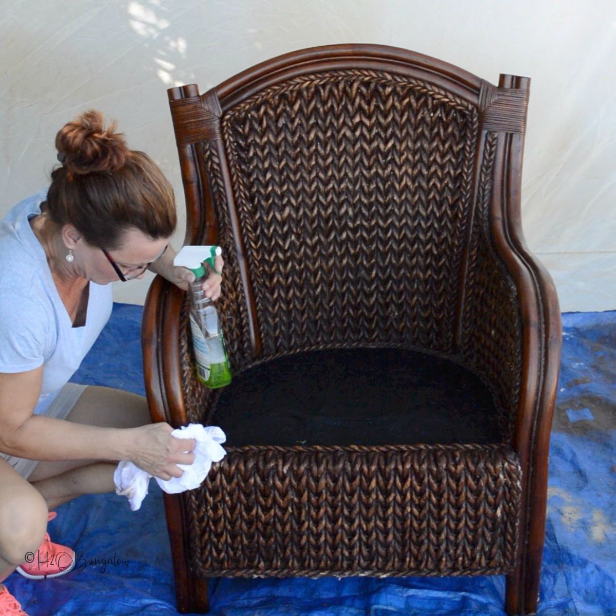 How To Quickly Paint Wicker Furniture